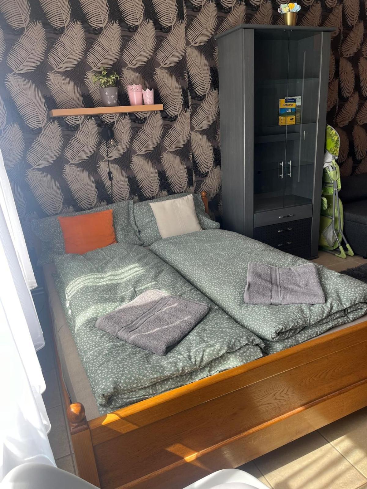 Tejfeles Vendeghaz Apartment Porva Ngoại thất bức ảnh