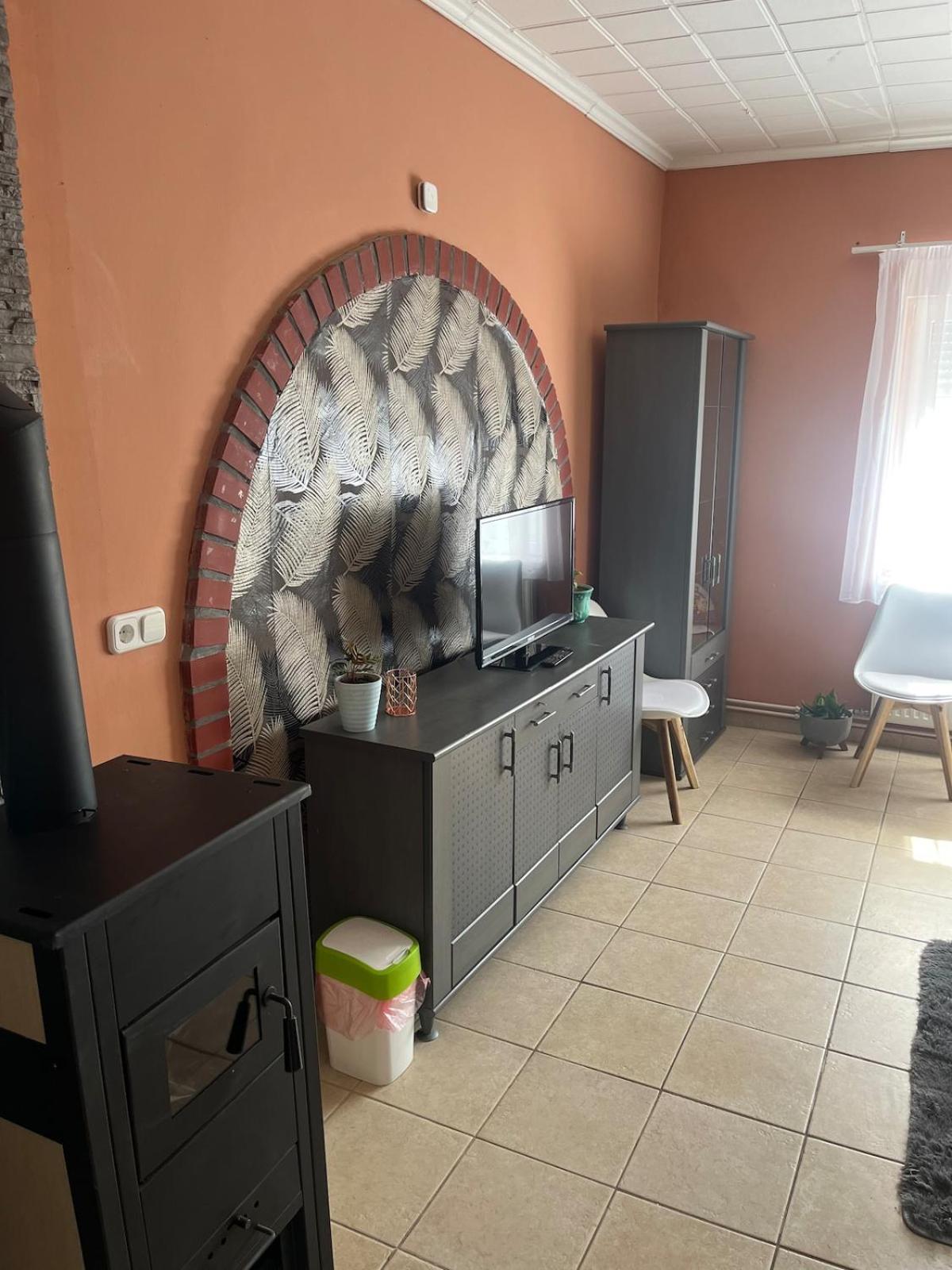 Tejfeles Vendeghaz Apartment Porva Ngoại thất bức ảnh